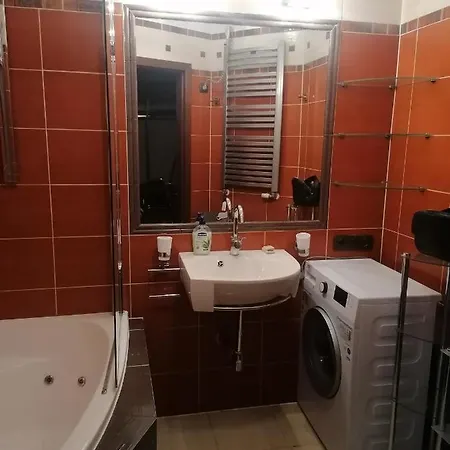 Apartament 3-Pokojowy 68 M , 250 Metrow Do Plazy ,Garaz * Kołobrzeg