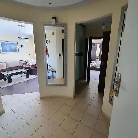 Apartament 3-Pokojowy 68 M , 250 Metrow Do Plazy ,Garaz Appartamento Kołobrzeg