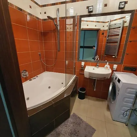 Apartament 3-Pokojowy 68 M , 250 Metrow Do Plazy ,Garaz Appartamento