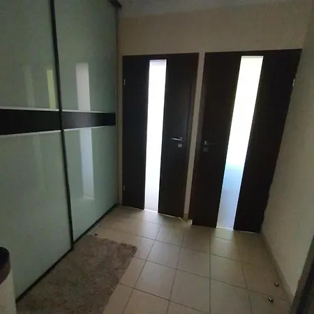 Apartament 3-Pokojowy 68 M , 250 Metrow Do Plazy ,Garaz Appartamento